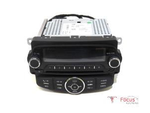 Gebruikte Radio CD Speler Opel Adam 1.2 16V Prijs € 224,95 Margeregeling aangeboden door Focus Automotive