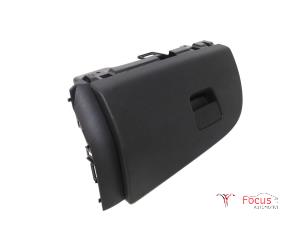 Gebruikte Dashboardkastje Opel Adam 1.2 16V Prijs € 28,95 Margeregeling aangeboden door Focus Automotive