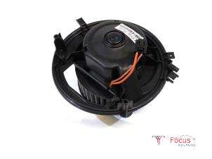 Gebruikte Kachel Ventilatiemotor Seat Leon ST (5FF) 1.5 TSI 16V Prijs € 30,00 Margeregeling aangeboden door Focus Automotive