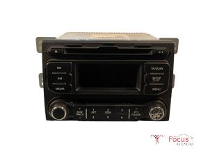 Gebruikte Radio CD Speler Kia Rio III (UB) 1.2 CVVT 16V Prijs € 49,99 Margeregeling aangeboden door Focus Automotive
