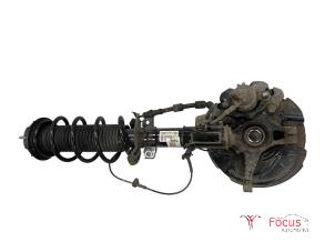 Gebruikte Wielophanging links-voor Ford Fiesta 7 1.1 Ti-VCT 12V 85 Prijs € 350,00 Margeregeling aangeboden door Focus Automotive