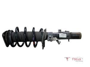 Gebruikte Veerpoot links-voor Ford Focus 3 1.0 Ti-VCT EcoBoost 12V 125 Prijs € 35,00 Margeregeling aangeboden door Focus Automotive