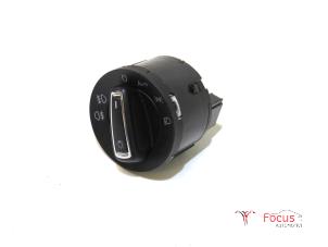 Gebruikte Licht Schakelaar Seat Leon ST (5FF) 1.5 TSI 16V Prijs € 10,00 Margeregeling aangeboden door Focus Automotive