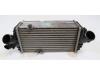 Intercooler van een Kia Rio III (UB), 2011 / 2017 1.1 CRDi VGT 12V, Hatchback, Diesel, 1.120cc, 55kW (75pk), FWD, D3FA, 2011-09 / 2017-12, UBF5D1; UBF5D3; UBF5D5; UBF5D7 2013