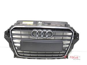Gebruikte Grille Audi A3 Sportback (8VA/8VF) 1.4 TFSI 16V Prijs € 295,00 Margeregeling aangeboden door Focus Automotive