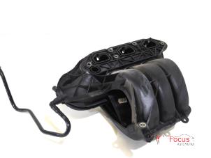 Gebruikte Spruitstuk Inlaat Seat Ibiza IV SC (6J1) 1.0 12V Prijs € 200,00 Margeregeling aangeboden door Focus Automotive