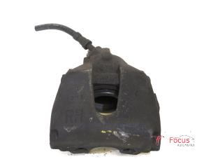 Gebruikte Remklauw (Tang) rechts-voor Volvo V40 (MV) 2.0 D2 16V Prijs € 14,95 Margeregeling aangeboden door Focus Automotive