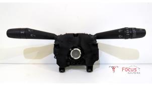 Gebruikte Combischakelaar Stuurkolom Fiat 500X (334) 1.6 E-torq 16V Prijs € 55,00 Margeregeling aangeboden door Focus Automotive