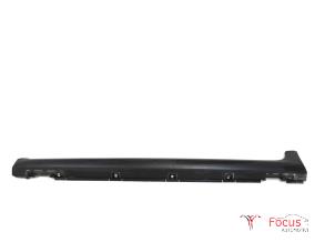 Gebruikte Sideskirt links Citroen C3 (SX/SW) 1.2 Vti 12V PureTech GPL Prijs € 75,00 Margeregeling aangeboden door Focus Automotive