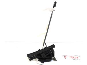 Gebruikte Slotmechaniek Portier 4Deurs links-achter Ford Focus 3 Wagon 1.6 TDCi ECOnetic Prijs € 24,99 Margeregeling aangeboden door Focus Automotive