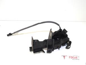 Gebruikte Slotmechaniek Portier 4Deurs rechts-voor Ford Focus 3 Wagon 1.6 TDCi ECOnetic Prijs € 24,99 Margeregeling aangeboden door Focus Automotive