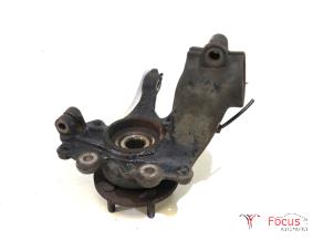 Gebruikte Fusee links-voor Ford Focus 3 Wagon 1.6 TDCi ECOnetic Prijs € 34,99 Margeregeling aangeboden door Focus Automotive