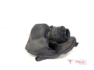 Gebruikte Luchtfilterhuis Opel Astra K 1.0 Turbo 12V Prijs € 39,95 Margeregeling aangeboden door Focus Automotive