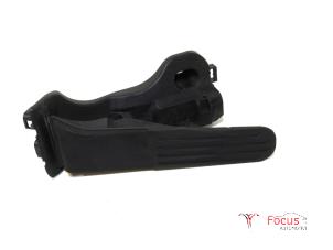 Gebruikte Gaspedaalpositie Sensor Volkswagen Golf VI (5K1) 1.4 16V Prijs € 7,50 Margeregeling aangeboden door Focus Automotive