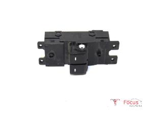 Gebruikte Schakelblok ruiten Hyundai i20 (GBB) 1.2i 16V Prijs € 34,95 Margeregeling aangeboden door Focus Automotive