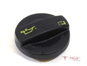 Gebruikte Oliedop Volkswagen Up! (121) 1.0 12V 60 Prijs € 9,95 Margeregeling aangeboden door Focus Automotive