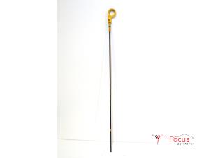 Gebruikte Olie Peilstok Volkswagen Up! (121) 1.0 12V 60 Prijs € 14,95 Margeregeling aangeboden door Focus Automotive