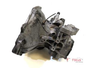 Gebruikte Versnellingsbak Opel Corsa E 1.2 16V Prijs € 349,95 Margeregeling aangeboden door Focus Automotive