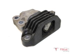 Gebruikte Versnellingsbak Steun Fiat 500X (334) 1.4 Multi Air 16V Prijs € 30,00 Margeregeling aangeboden door Focus Automotive