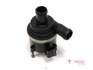 Gebruikte Waterpomp Volkswagen Polo V (6R) 1.2 TDI 12V BlueMotion Prijs € 30,00 Margeregeling aangeboden door Focus Automotive