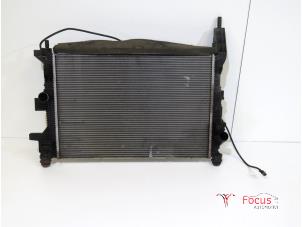 Gebruikte Radiateur Ford Focus 3 Wagon 1.0 Ti-VCT EcoBoost 12V 125 Prijs € 24,95 Margeregeling aangeboden door Focus Automotive