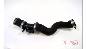 Gebruikte Intercooler Slang Ford Focus 3 Wagon 1.0 Ti-VCT EcoBoost 12V 125 Prijs € 25,00 Margeregeling aangeboden door Focus Automotive