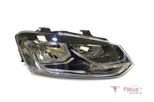 Nieuwe Rechter Koplamp Volkswagen Polo V (6R) 1.0 12V BlueMotion Technology Prijs € 242,00 Inclusief btw aangeboden door Focus Automotive