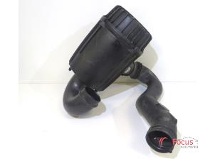 Gebruikte Luchtfilterhuis Peugeot Boxer (U9) 2.0 BlueHDi 130 Prijs € 100,00 Margeregeling aangeboden door Focus Automotive