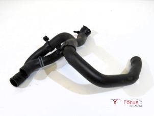 Gebruikte Radiateurslang Volkswagen Golf VII (AUA) 1.4 TSI 16V Prijs € 40,00 Margeregeling aangeboden door Focus Automotive