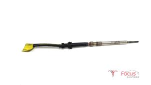 Gebruikte Gloeikaars Opel Astra K Sports Tourer 1.6 CDTI 110 16V Prijs € 15,00 Margeregeling aangeboden door Focus Automotive