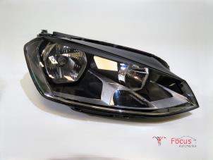 Nieuwe Rechter Koplamp Volkswagen Golf VII (AUA) 1.2 TSI 16V Prijs € 242,00 Inclusief btw aangeboden door Focus Automotive