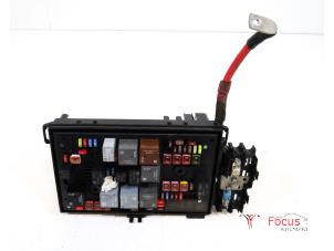 Gebruikte Zekeringkast Opel Astra J Sports Tourer (PD8/PE8/PF8) 1.7 CDTi 16V Prijs € 40,00 Margeregeling aangeboden door Focus Automotive