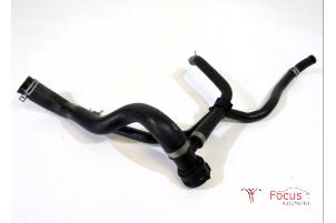 Gebruikte Radiateurslang Volvo XC40 (XZ) 1.5 T3 12V Prijs € 30,00 Margeregeling aangeboden door Focus Automotive