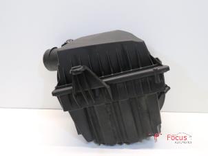 Gebruikte Luchtfilterhuis Landrover Range Rover Evoque (LVJ/LVS) 2.2 eD4 16V Prijs € 65,00 Margeregeling aangeboden door Focus Automotive