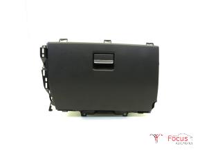 Gebruikte Dashboardkastje Landrover Range Rover Evoque (LVJ/LVS) 2.2 eD4 16V Prijs € 100,00 Margeregeling aangeboden door Focus Automotive