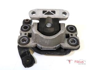 Gebruikte Versnellingsbak Steun Landrover Range Rover Evoque (LVJ/LVS) 2.2 eD4 16V Prijs € 25,00 Margeregeling aangeboden door Focus Automotive