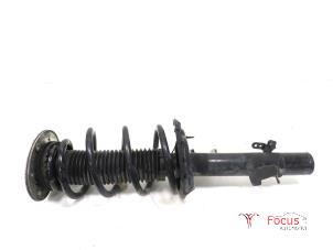 Gebruikte Mac Phersonpoot links-voor Landrover Range Rover Evoque (LVJ/LVS) 2.2 eD4 16V Prijs € 125,00 Margeregeling aangeboden door Focus Automotive