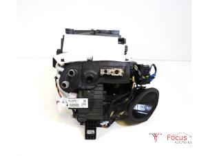 Gebruikte Kachelhuis Peugeot 208 II (UB/UH/UP) 1.2 Vti 12V PureTech 75 Prijs € 225,00 Margeregeling aangeboden door Focus Automotive