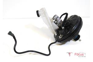 Gebruikte Rembol Peugeot 208 II (UB/UH/UP) 1.2 Vti 12V PureTech 75 Prijs € 45,00 Margeregeling aangeboden door Focus Automotive