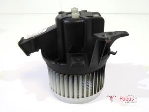 Gebruikte Chaufage Ventilatiemotor Fiat 500X (334) 1.6 E-torq 16V Prijs € 39,95 Margeregeling aangeboden door Focus Automotive
