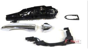 Gebruikte Portiergreep 4Deurs rechts-voor Fiat 500X (334) 1.6 E-torq 16V Prijs € 99,95 Margeregeling aangeboden door Focus Automotive