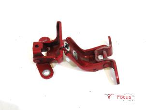 Gebruikte Scharnier deur links-achter Kia Ceed (CDB5/CDBB) 1.0i T-GDi 12V Prijs € 39,95 Margeregeling aangeboden door Focus Automotive