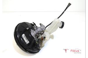 Gebruikte Rembol Peugeot 208 II (UB/UH/UP) 1.2 Vti 12V PureTech 75 Prijs € 45,00 Margeregeling aangeboden door Focus Automotive