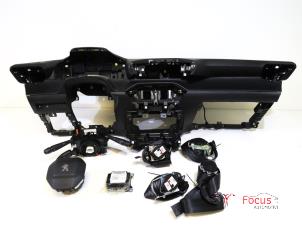 Gebruikte Airbag Set + Module Peugeot 208 II (UB/UH/UP) 1.2 Vti 12V PureTech 75 Prijs € 1.150,00 Margeregeling aangeboden door Focus Automotive