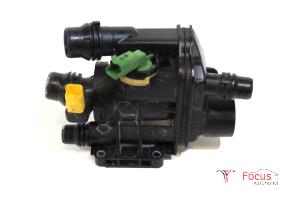 Gebruikte Thermostaathuis Citroen C3 Aircross I (2C/2R) 1.2 e-THP PureTech 110 Prijs € 29,95 Margeregeling aangeboden door Focus Automotive