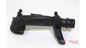 Intercooler Buis van een Fiat 500 (312) 0.9 TwinAir 85 2015