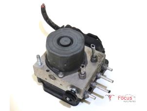 Gebruikte ABS Pomp Renault Twingo III (AH) 1.0 SCe 70 12V Prijs € 49,95 Margeregeling aangeboden door Focus Automotive