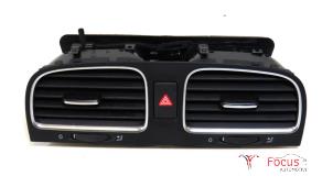 Gebruikte Luchtrooster Dashboard Volkswagen Golf VI (5K1) 1.4 TSI 122 16V Prijs € 24,95 Margeregeling aangeboden door Focus Automotive