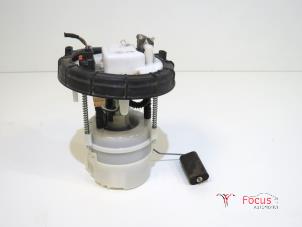 Gebruikte Tank element Pomp Peugeot 208 II (UB/UH/UP) 1.2 Vti 12V PureTech 75 Prijs € 49,95 Margeregeling aangeboden door Focus Automotive