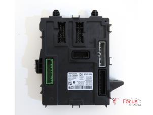 Gebruikte Module Bodycontrol Renault Scénic IV (RFAJ) 1.3 TCE 140 16V Prijs € 74,50 Margeregeling aangeboden door Focus Automotive